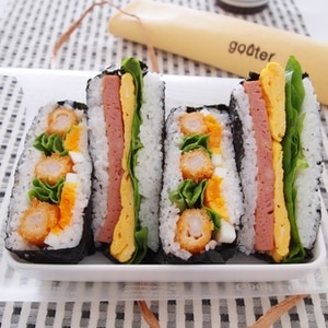 おにぎらず(スパムエッグ&えびフライ)